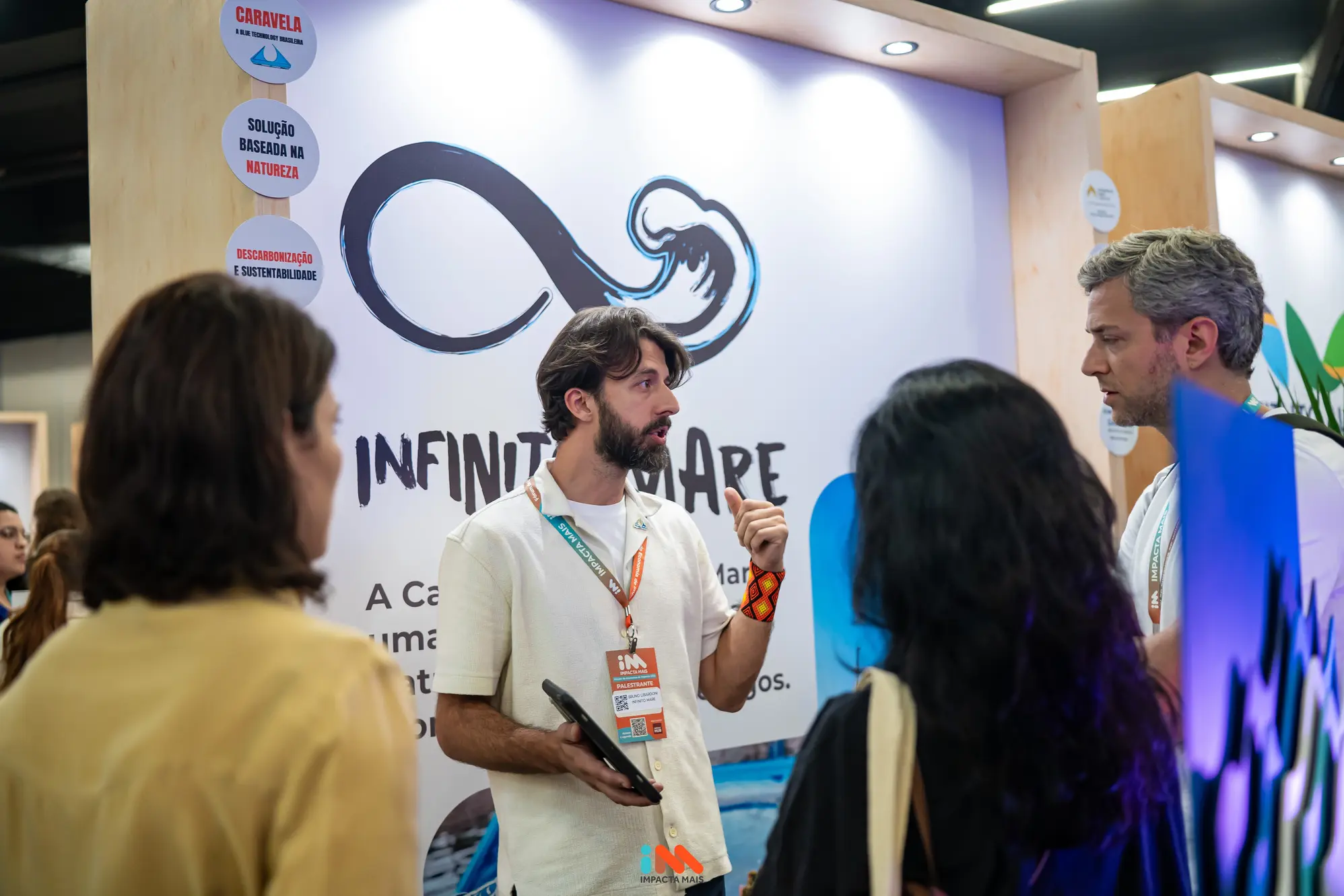 Palcos e trilhas de conhecimento temático